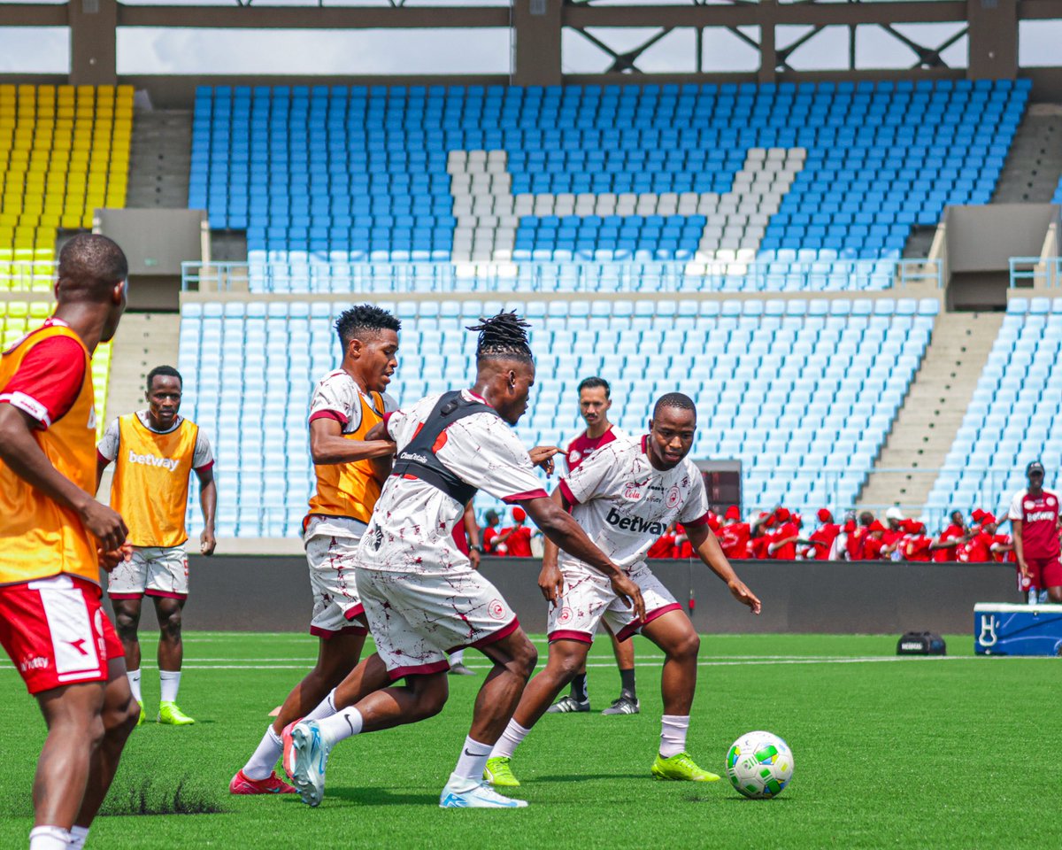 SimbaSC_EN's tweet photo. Final preparations of Simba Day match. #SimbaWeek2026 #SimbaDay2026 #NguvuMoja https://t.co/gw74PGWPPF