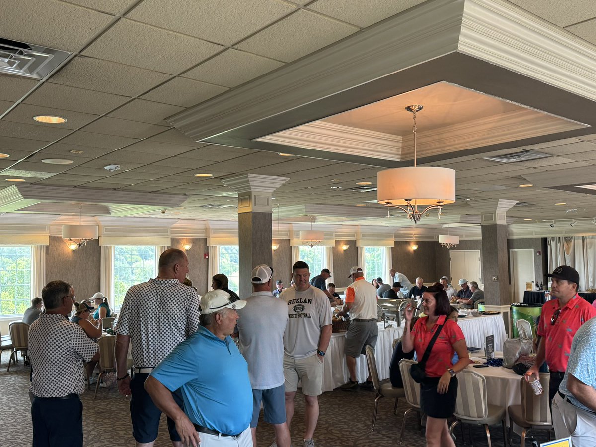 BHCS_Athletics's tweet photo. Beautiful day for the #GoldClub golf outing! Appreciate @SCCountryClub hosting this great event https://t.co/eERT8G42gx