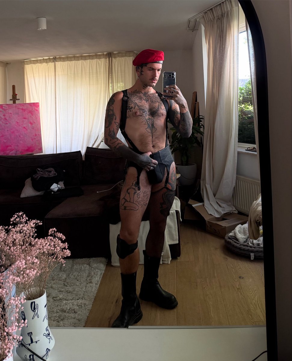 noxferatu_'s tweet photo. Pride Outfit 🔥 https://t.co/0W444TSWgY
