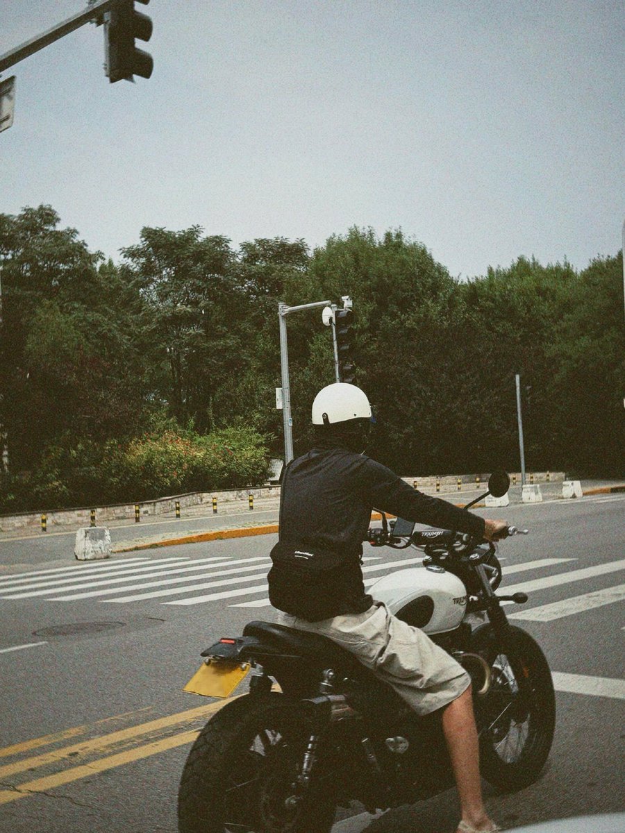 Baiyubr's tweet photo. 📸bai yu . Weibo 

#白宇BR页面 #baiyu #baiyuwhite #白宇 #白宇white #ไป๋อวี่ #simongongjun #wanyibo #BankOnMe #YOUKU https://t.co/bysftHPoGt