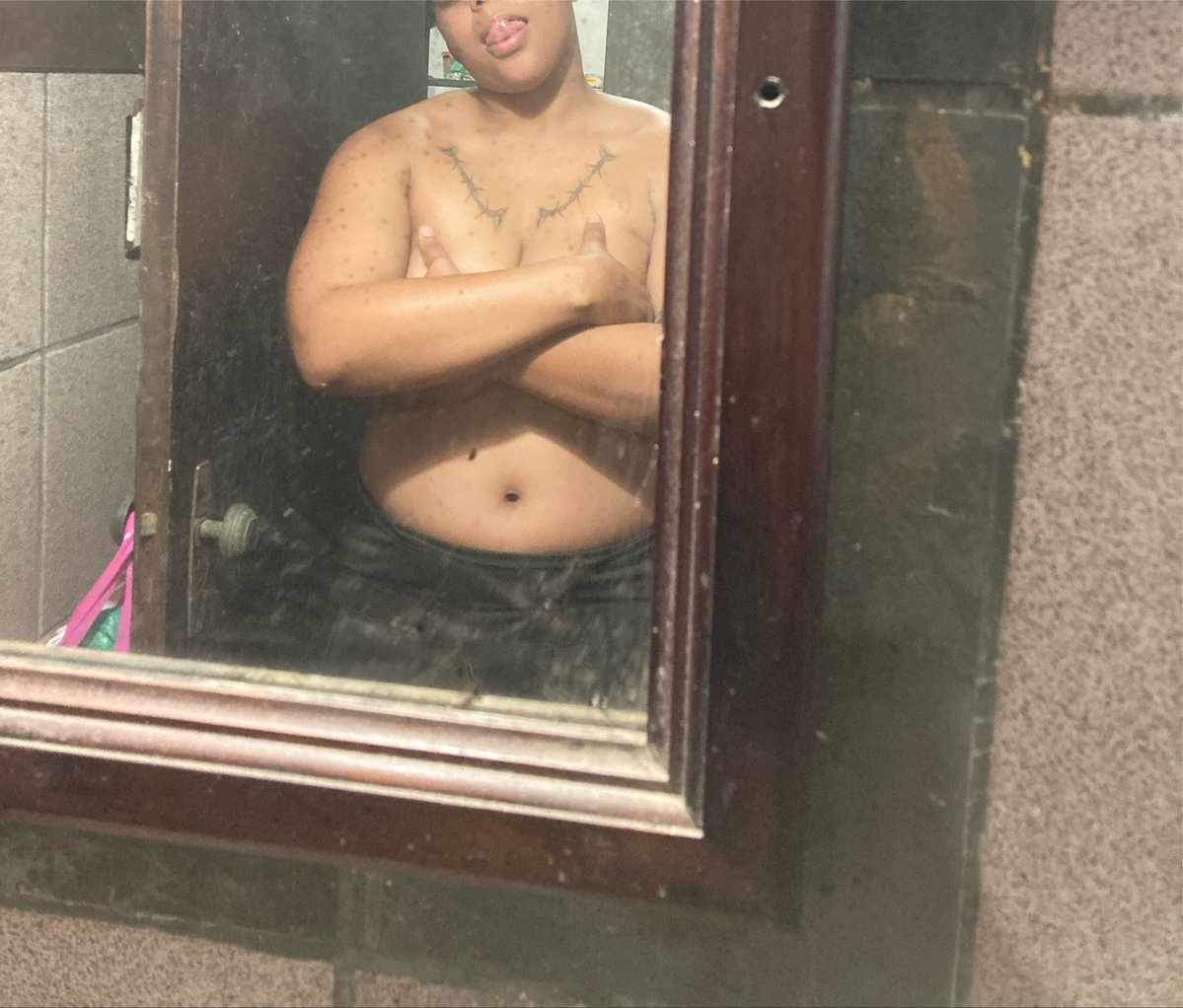 srdam_'s tweet photo. Eu gosto de ser grande! Assim vc caba certinho nos meus braços rsrsr🖤 https://t.co/FS6orbWCZj