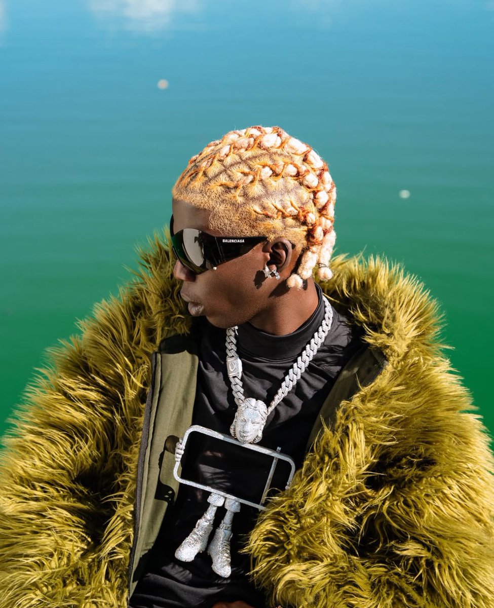 AlbumTalksHQ's tweet photo. 🚨 Seyi Vibez's "GTA" recorded 3,991,738 opening week streams on NG Spotify 🔥👏🏽 https://t.co/joRnO5B4qC