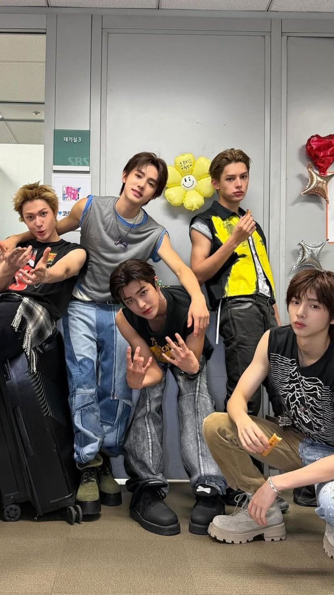 mogapcoti's tweet photo. @cortishieldvn CORTIS, remember to get enough rest and take care of your health
#CORTIS #코르티스 https://t.co/k0VF2Svm9k