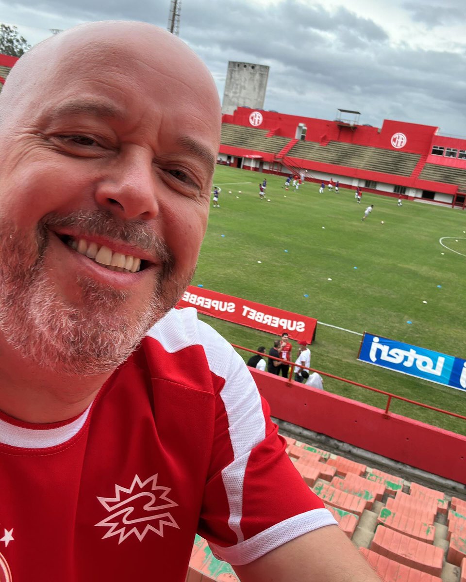 AmericaRJ's tweet photo. O America Football Club deseja uma pronta recuperação ao ilustre torcedor Alex Escobar. 🩸

Que esse período de recuperação seja tranquilo e que, em breve, você esteja de volta.

Estamos na torcida. Força, Escobar! ❤️ https://t.co/f6WOonrj7M