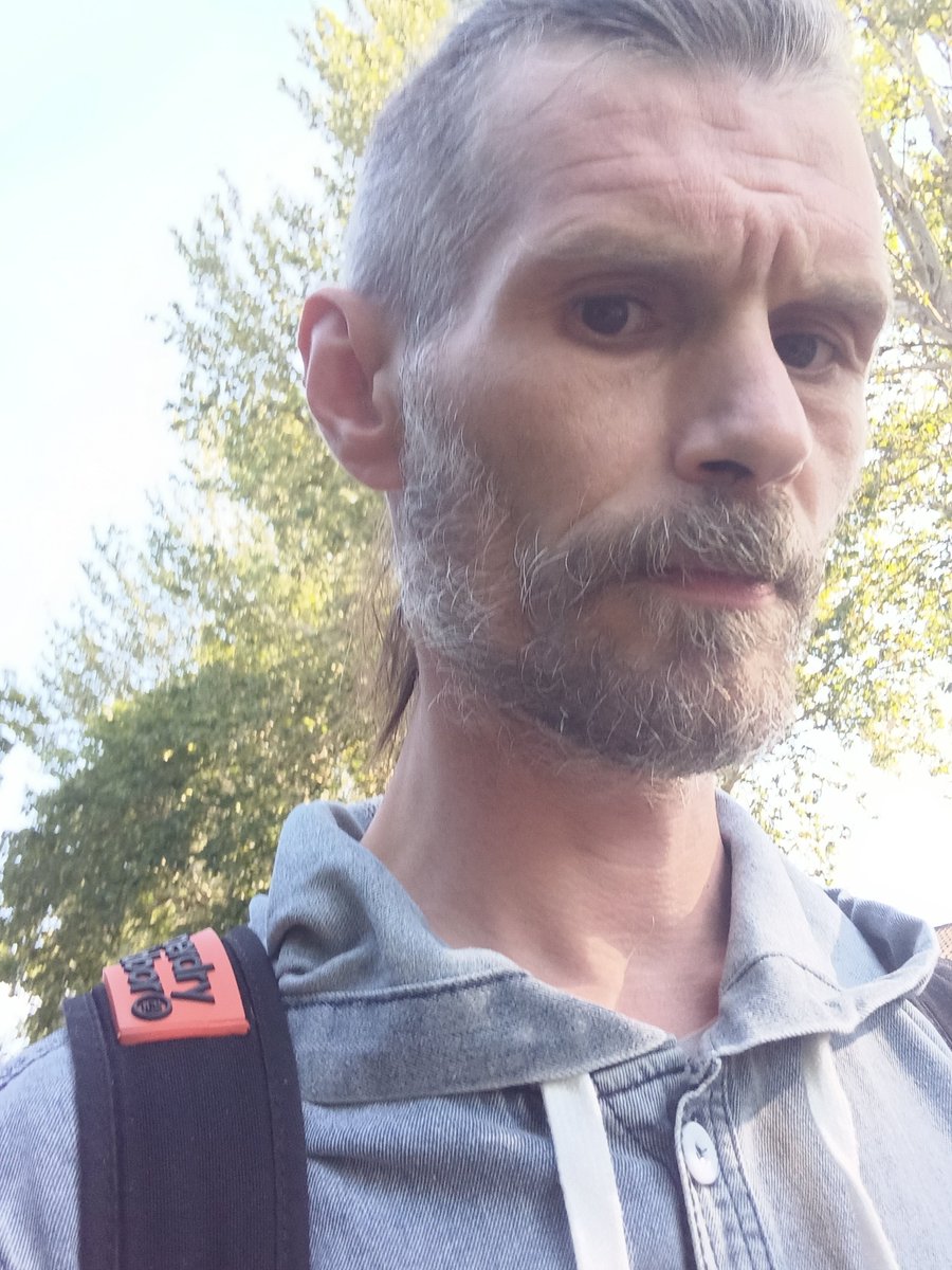 MrHop85's tweet photo. Off to work i go this time on a Friday night https://t.co/uvnfGnTGoF