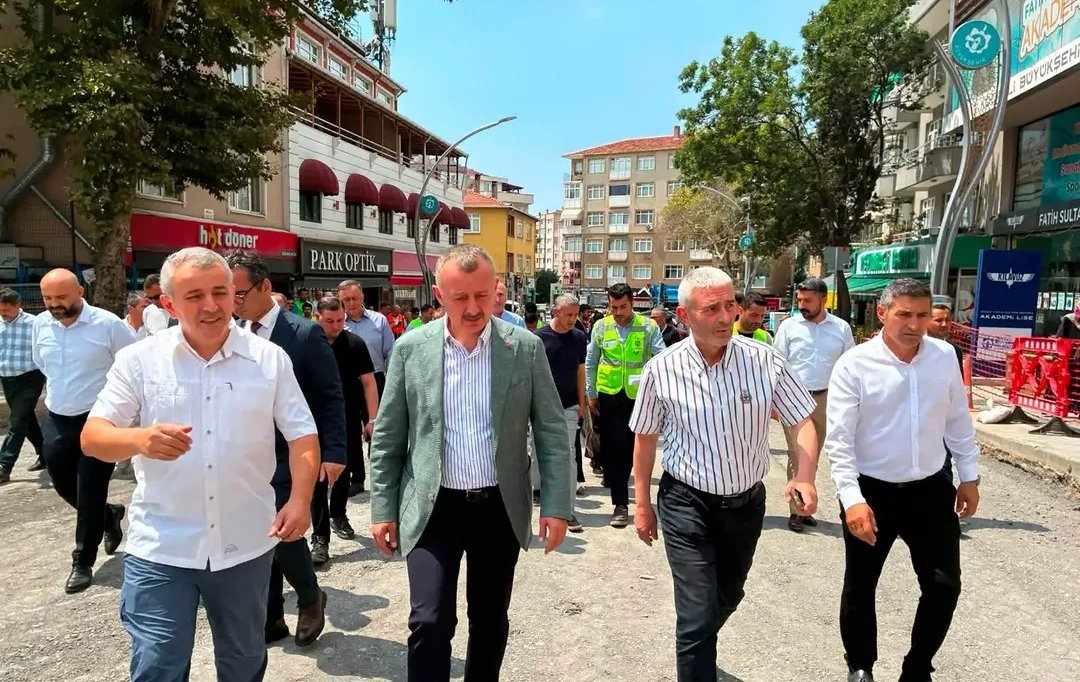 seyfierdem88's tweet photo. Yorulmayan adamlar 
Durmak yok yola devam 
@RTErdogan
#RecepTayyipErdoğan
@tahirbuyukakin @recepkayatr @zinnurbuyukgoz https://t.co/TY1tJjMZYU