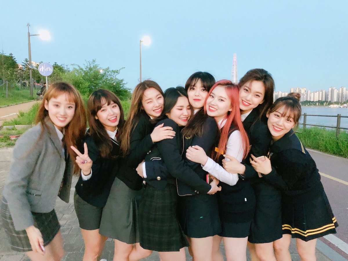 ultsei's tweet photo. happy 9th anniversary weki meki 💛❤️ my forever girls 🫂🫶🏼 https://t.co/yWBVW3N3FO