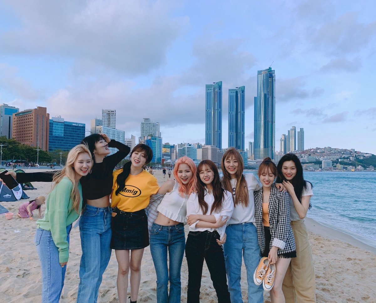 ultsei's tweet photo. happy 9th anniversary weki meki 💛❤️ my forever girls 🫂🫶🏼 https://t.co/yWBVW3N3FO