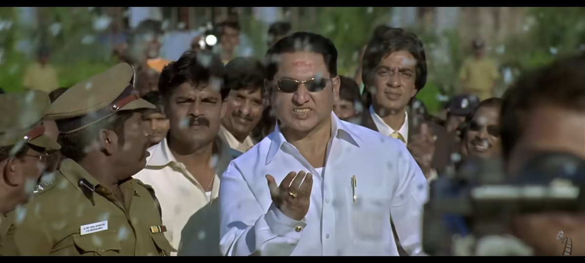 Hyder743's tweet photo. @ValuBoy Yov Anga Paaru ya Aniyaayathe Oru ID la irudhu Tweet pottu adha Innoru ID la Vanthu Retweet panran https://t.co/mE04W6WXcy