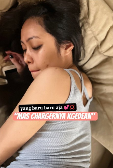 lisaaa4w's tweet photo. mas charger nya kegedean

https://t.co/X9iqydaBKY https://t.co/4Oo4jdZK80