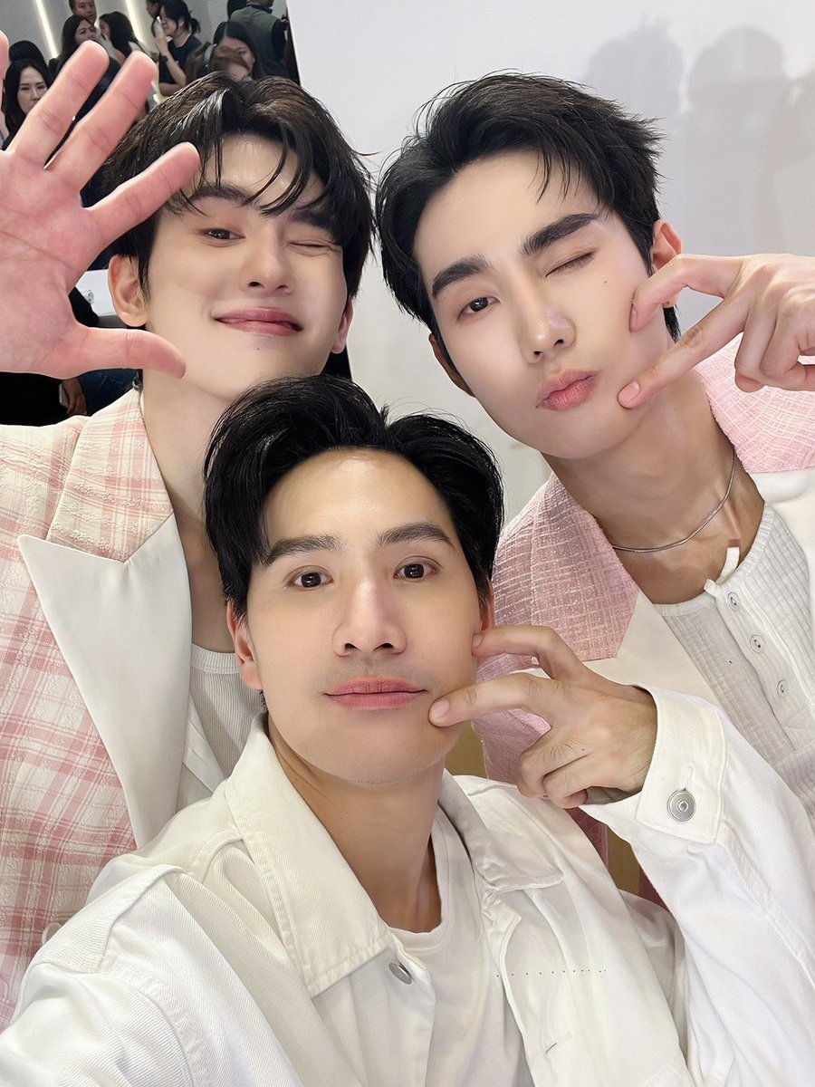 artKrittanutt's tweet photo. 2 คนนี้เค้าล็อคเป้ากันมาตั้งแต่อนุบาลแล้วคร้าบ 🤭🦊🍅  @fforcejs @kasibook ขอบคุณ @Shokubutsu_TH ด้วยครับ 🩷

FORCEBOOK WITH SHOKUBUTSU 

#ShokubutsuXForceBook 
#Forcebook 
#fforce_ #kasibook https://t.co/qGP6cVtRBn