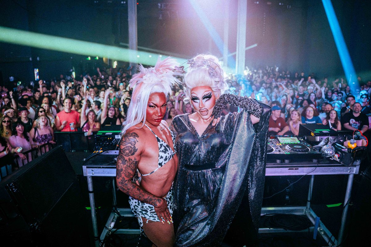RadiusChicago's tweet photo. This is DJ @trixiemattel's world, we’re just living in it ✨

📸: @blazejzalewski 
🎥: Theo Sanders https://t.co/XkvNmPOx0b