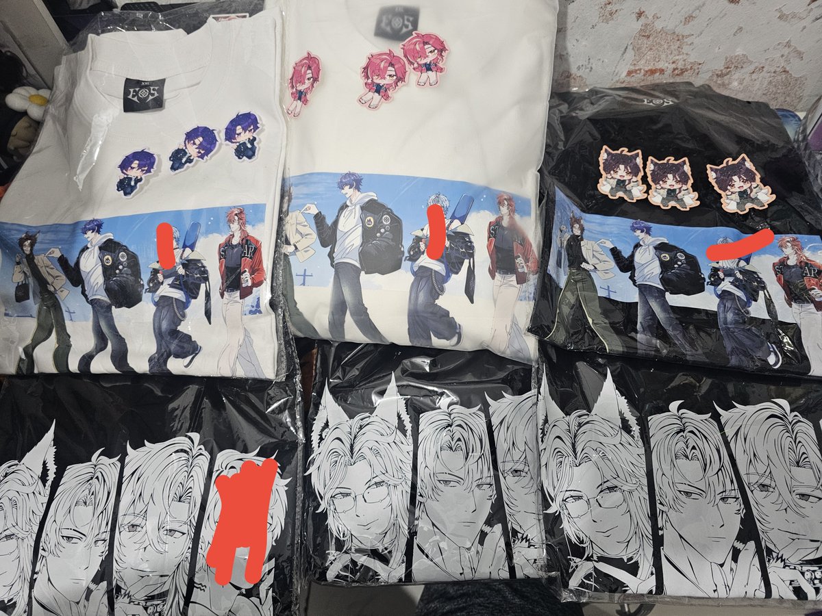 itsvobo's tweet photo. Aman banget aman ges sudah sampeww 😭👍🥺

Padahal niatnya mau merayakan 800k mas gin trus buat GA 2 kaos ini 😭😭

Masih mau ga kalo aku GA? Tapi kalian hapus sendiri si birunya ✋🤧 https://t.co/PxKNaLixGq