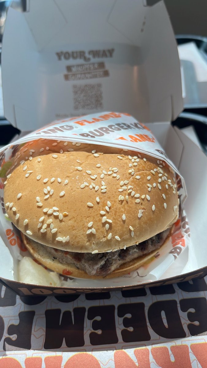 Moomin3371's tweet photo. Burger Kingで250783宛にテキストメッセージSEND-THIS-TEXT-FOR-FREE-WHOPPERを送ったら無料のワッパーをいただけます😄
ちょっとややこしかったけど美味しくいただきました😊メッセージコピーして使ってみてください👍
#アメリカで節約
#freewhopper
#BurgerKing https://t.co/ZvYuXAGcwL
