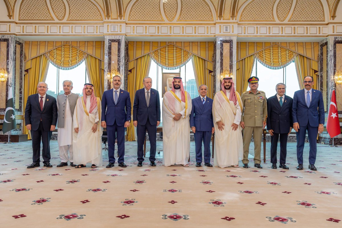 EM_QOW's tweet photo. لاحت بيارق هل القرآن والسنّه
بسم الله أكبر و راس المسلم العالي 

🇹🇷🇸🇦🇵🇰
#إتفاقية_مكة_للدفاع_المشترك، #وصفحته_الرسمية https://t.co/65y9tBQX3D