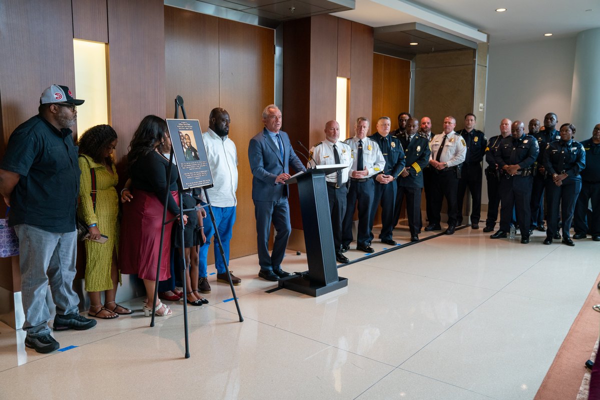 SecKennedy's tweet photo. Today, we honored Officer David Rose's extraordinary courage, service, and sacrifice by dedicating a memorial roadway and plaque in his memory, ensuring his legacy will continue to inspire all who enter the CDC campus. We also recognized the law enforcement officers, first responders, and public servants who ran toward danger that day, and we reaffirmed our gratitude for all who serve with courage, integrity, and selflessness.

On behalf of President Trump, the Department of Health and Human Services, and a grateful nation, we honor Officer David Rose. We will never forget his service or his sacrifice.