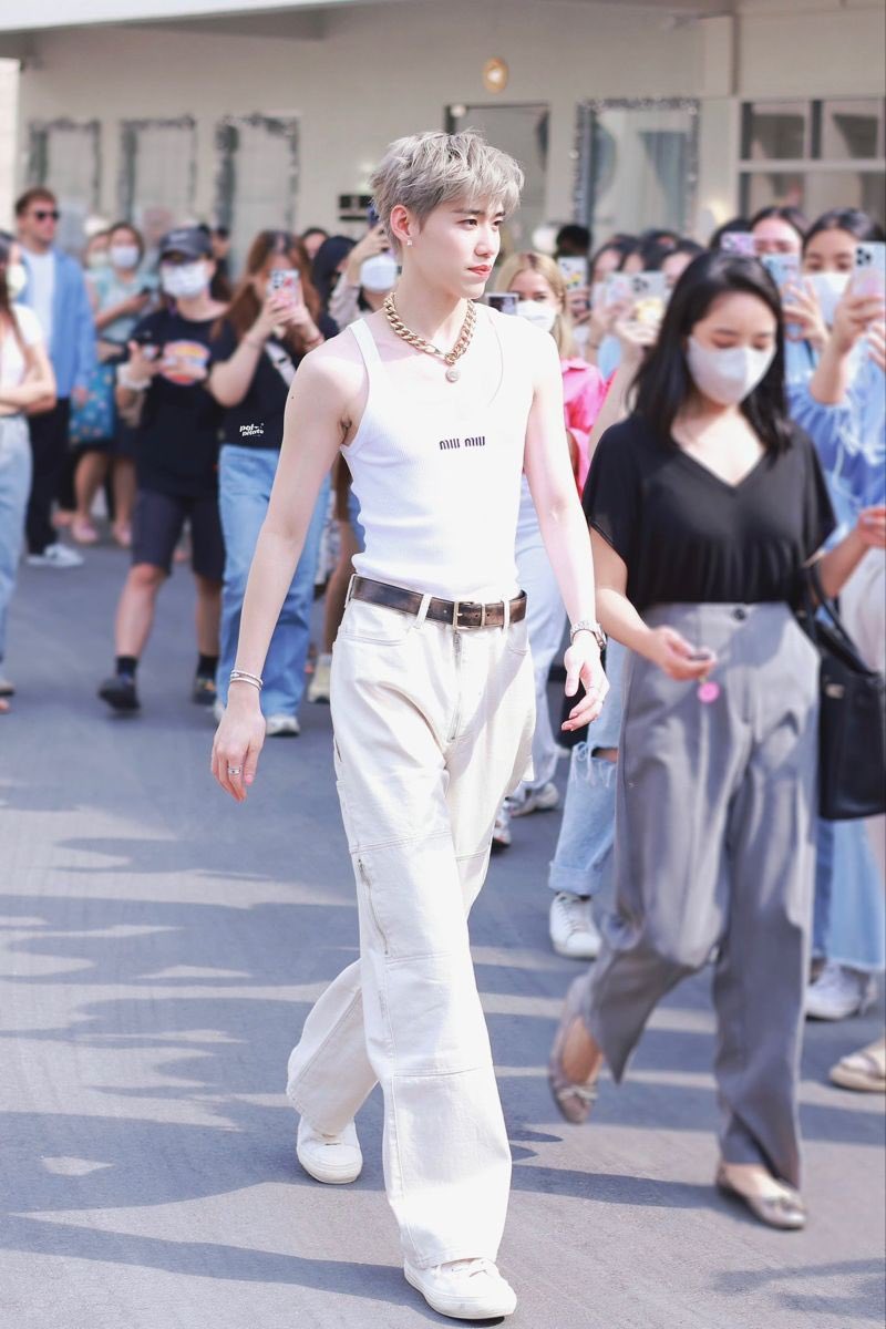 puzzless_x's tweet photo. เดินยังสวย https://t.co/qqfLZa1Tlx