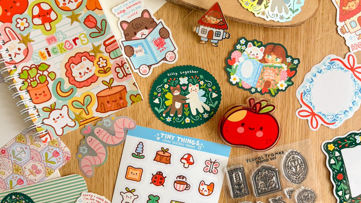 laurelmaeart's tweet photo. The FIRST update of 2026 is now here! There are 50+ new products! 🍎 This is my first update since coming back from my maternity leave so it’s a BIGGG one 🥹 
I’m so happy to be back making cute things!! 🙂‍↔️✨ https://t.co/13b9fveGOi