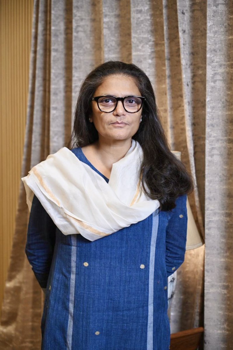 SushmitaDev25's tweet photo. Thank my sister @bdevdube for the lovely Assam #handloom kurta… 

White and gold is ofcourse Keralam… https://t.co/2pff3qSadw