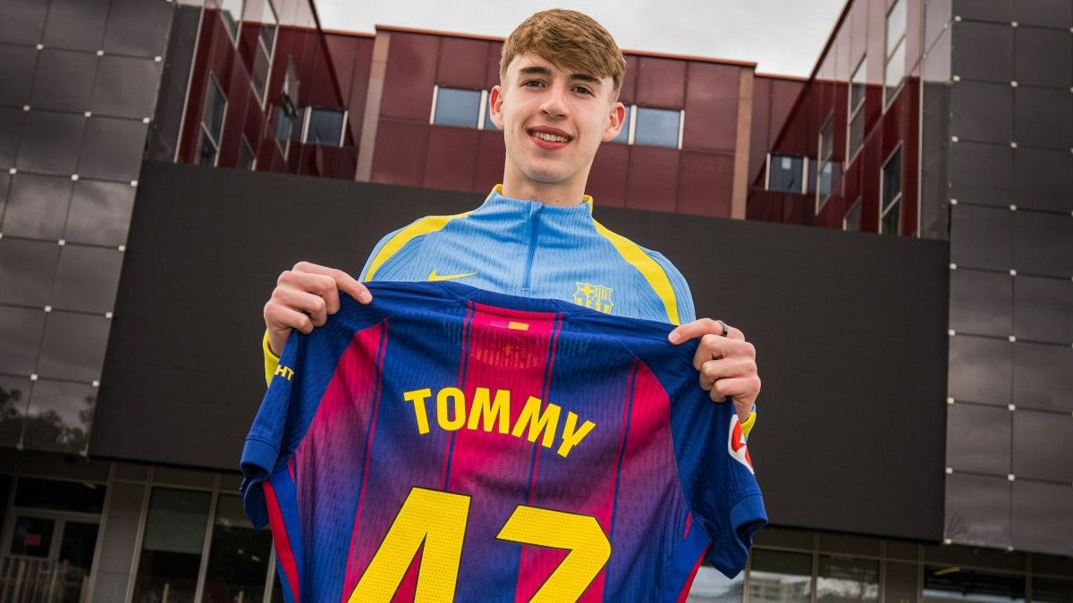 Somhiseremfcb's tweet photo. ☎️ Tommy Marqués podría dejar el Barça traspasado con opción de recompra.

Clubes interesados:

-Manchester City (podrían cederlo a Girona),
- Sporting Braga
- Borussia Dortmund https://t.co/914s6FnCb7