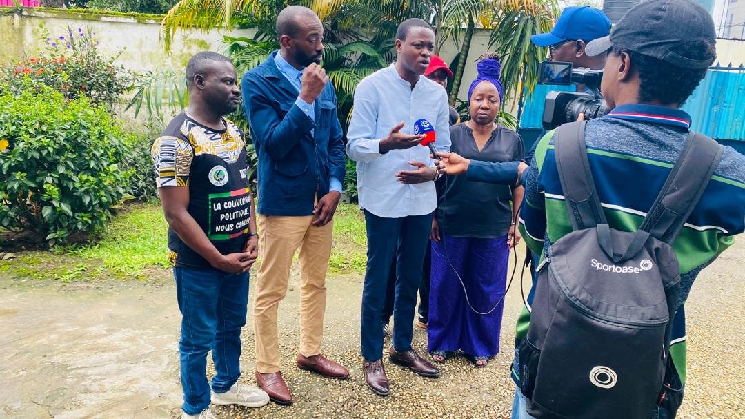 KahWalla's tweet photo. Excellent #FridayInBlack.
@Stand4Cameroon Dr. Michael Assong @UnMondeAVenir MP3 @BruceTabeth went together to New Bell Prison.
-Visit to André Blaise Essama
-Check on other political prisoners
-Media interviews
We must continue to demand the release of Political Prisoners. https://t.co/QtycMdP1fK