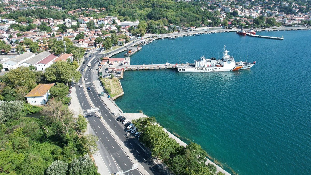 IbbYolYapim's tweet photo. 📍 Sarıyer | Haydar Aliyev Caddesi
Boğaz'ın kıyısında, İstanbul'a yakışan yollar...✨️

🎬Sarıyer Haydar Aliyev Caddesi'nde gerçekleştirdiğimiz yol yenileme çalışmaları kapsamında toplam 8.475 ton asfalt serimi tamamladık.💫

Daha güvenli, daha konforlu ve daha dayanıklı ulaşım altyapısı için İstanbul'un dört bir yanında çalışmalarımızı sürdürüyoruz.🫶

@istanbulbld
#Sarıyer #Asfalt #İBB