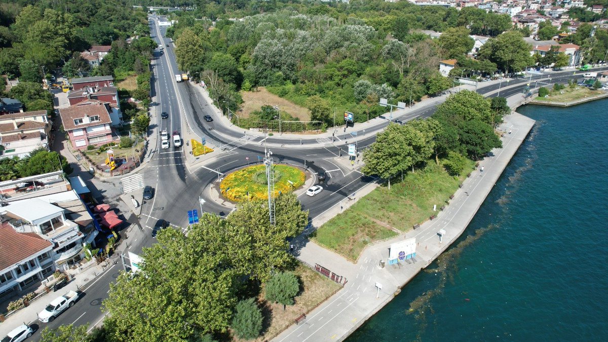 IbbYolYapim's tweet photo. 📍 Sarıyer | Haydar Aliyev Caddesi
Boğaz'ın kıyısında, İstanbul'a yakışan yollar...✨️

🎬Sarıyer Haydar Aliyev Caddesi'nde gerçekleştirdiğimiz yol yenileme çalışmaları kapsamında toplam 8.475 ton asfalt serimi tamamladık.💫

Daha güvenli, daha konforlu ve daha dayanıklı ulaşım altyapısı için İstanbul'un dört bir yanında çalışmalarımızı sürdürüyoruz.🫶

@istanbulbld
#Sarıyer #Asfalt #İBB
