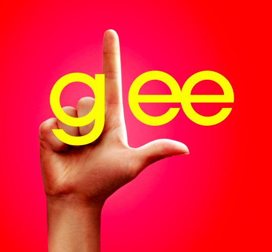 poptime's tweet photo. Ryan Murphy CONFIRMA que está pensando em fazer um reboot de "Glee". https://t.co/gYDtqSZJqP