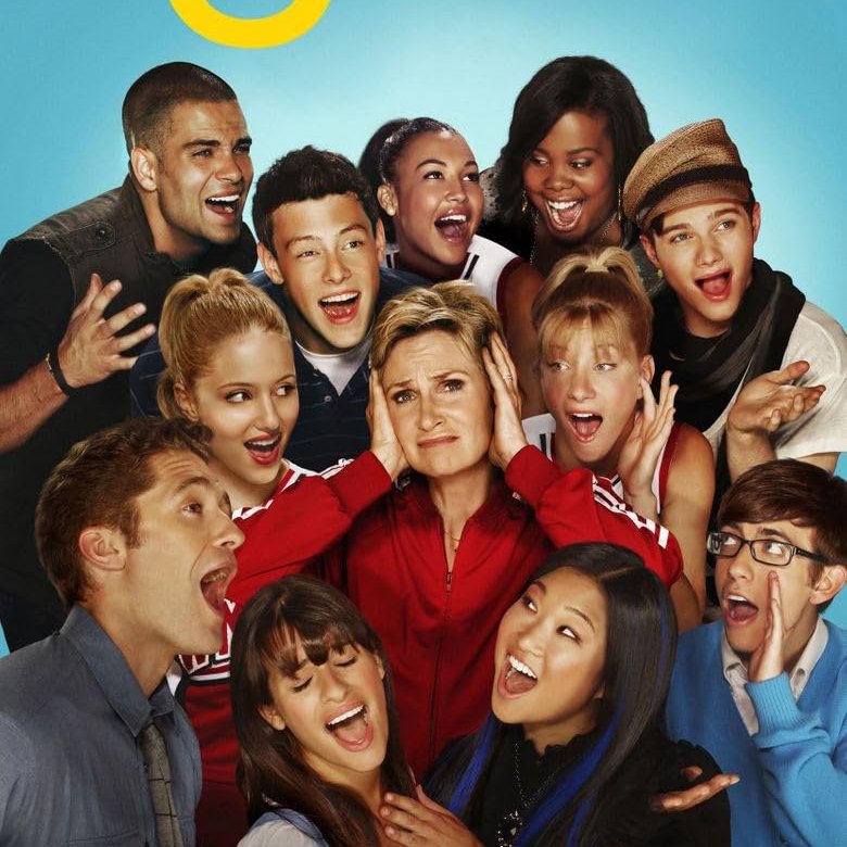 poptime's tweet photo. Ryan Murphy CONFIRMA que está pensando em fazer um reboot de "Glee". https://t.co/gYDtqSZJqP