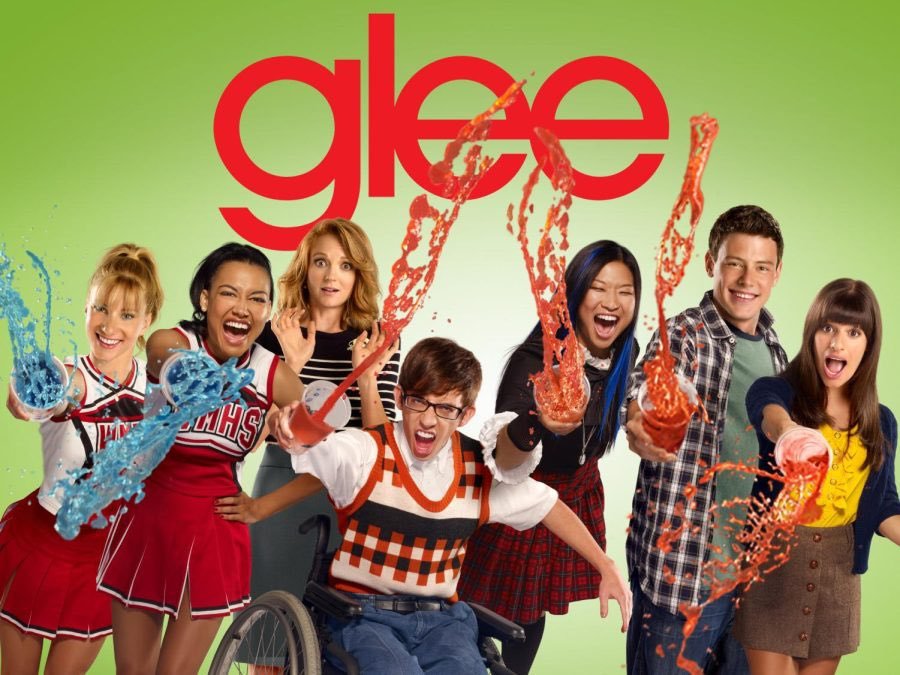 CentralGleeBr's tweet photo. 🚨 Ryan Murphy CONFIRMA ao The Hollywood Reporter que o reboot de Glee é um de seus próximos projetos: 

"Vamos analisar a ideia e ver o que acontece. Qual é a história? Quero contá-la agora? Às vezes, prefiro esperar. Estou considerando muitas coisas." https://t.co/LEIImfE6Et