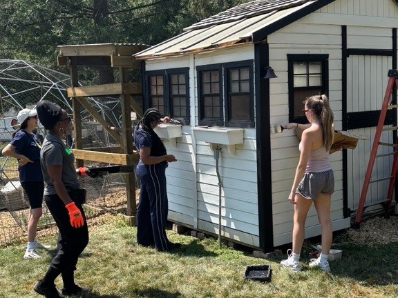 DetroitChamber's tweet photo. This week, Chamber staff volunteered at the Living and Learning Enrichment Center, which provides social, work-based, and community engagement for people with disabilities. 

Learn more about their mission at:
https://t.co/GcALUU8BhQ https://t.co/HwXWxMeHIB