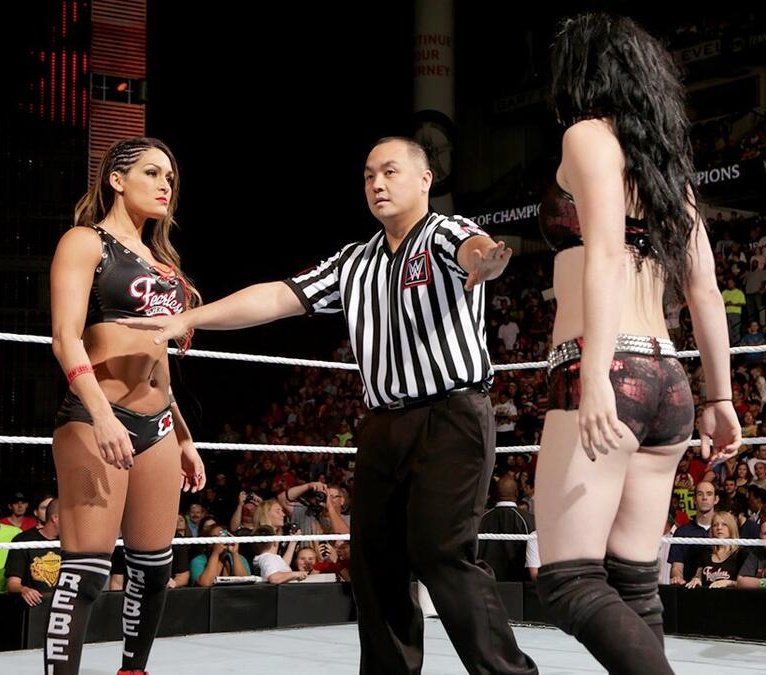 TheWildCat___'s tweet photo. Paige won't be on #Smackdown but I think Nikki is going after Chelsea for women's champion 👀 https://t.co/N1ATYWrj8Y