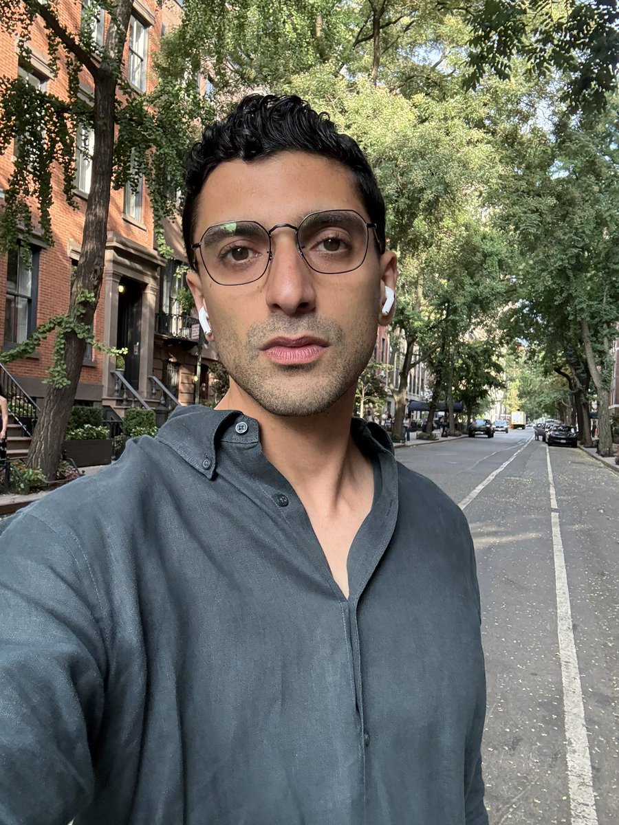 H95347783's tweet photo. اخیراً 🏙️ https://t.co/IKdccXHF61