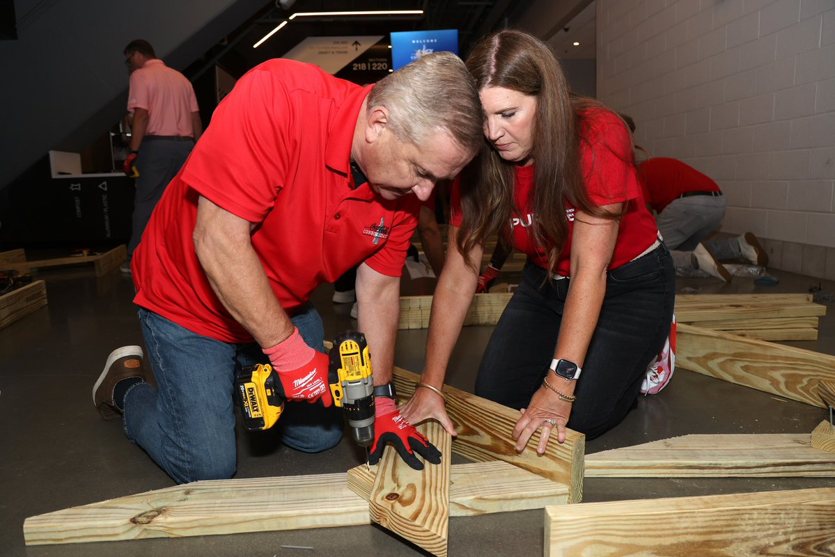 CokeCCBCC's tweet photo. Yesterday, more than 50 Coca-Cola Consolidated senior leaders from across our territory came together with the @hornets executive team at the @spectrumcenter to serve others. 

Our Teammates worked together to assemble new porch benches and home maintenance kits for @RebldgTogthr, supporting their mission to repair homes, revitalize communities and rebuild lives. 

At Coca-Cola Consolidated, service isn’t just what we do, it’s who we are. ❤️ Thank you to everyone who participated and helped pour back into our local communities.