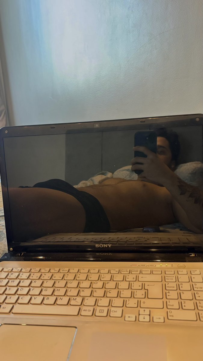 thiago_goes19's tweet photo. Home office tá rendendo 🔥 https://t.co/ibFVL3s2Q3