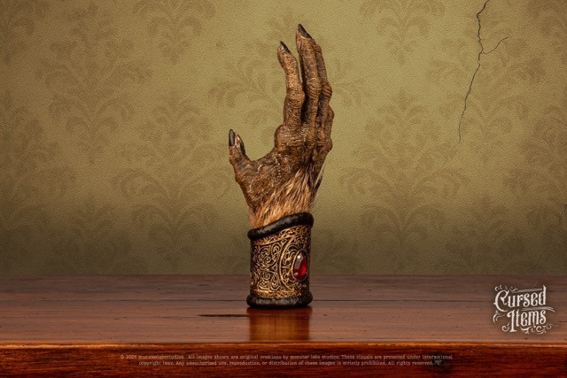 CollectPCS's tweet photo. Cursed Items: The Monkey's Paw is now available for pre-order →  https://t.co/BFg6A03cL1

#CursedItems #MonkeysPaw #OccultArt #HandcraftedArt #CollectibleFigures #MonsterLabsStudio #PCSStatues #PremiumCollectibleStudio https://t.co/6NLwd5XgwH