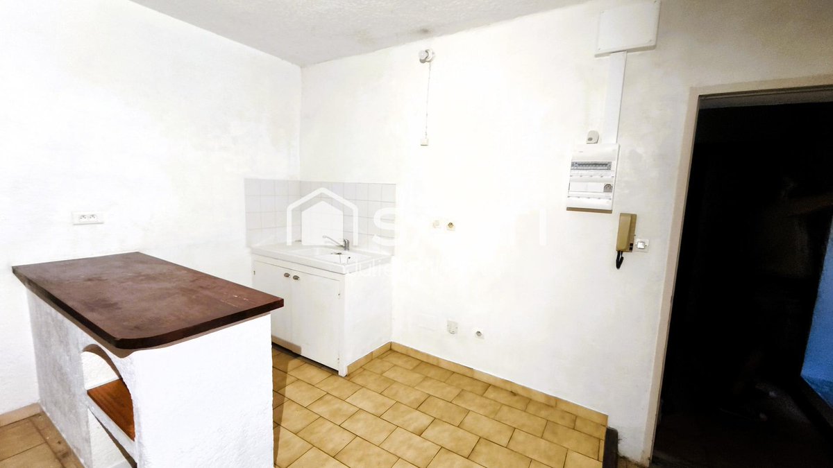 julyen91's tweet photo. ✨ Bien à vendre | APT 📍

Opportunité investisseur à Apt – Studio 43 m² En plein cœur du centre-ville, découvrez ce spacieux studio de 43 m² au premier étage. Il se compose d'une grande pièce de vie de 37 m² avec cuisine ouverte et d'une salle (...) https://t.co/QqLiggrqK4