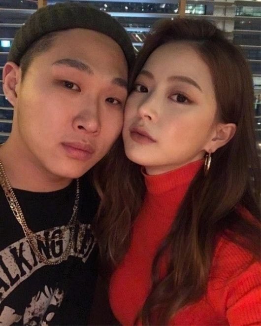 colbuisxygirl's tweet photo. ‘래퍼여친’ 개념의 근원은
2018년으로 거슬러가야하거늘… https://t.co/9UihqIj7Bn