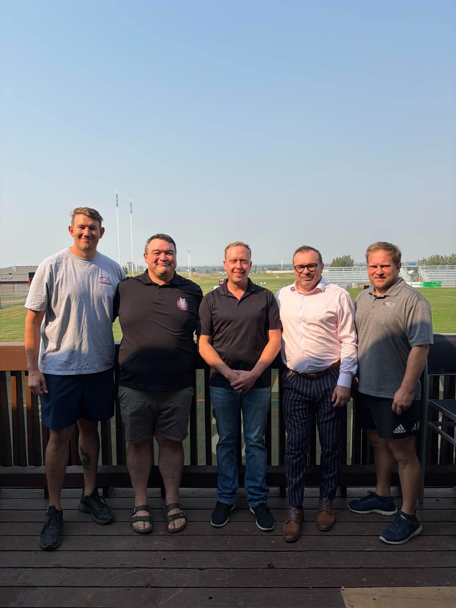 MikeJamiesonYYC's tweet photo. Great visit to Calgary Rugby Park in Ward 12.
Five full pitches and the largest rugby facility in Western Canada, and it runs completely self-sustaining while providing recreation space for Calgarians across the city.
#Ward12 #yyc #Calgary #community #recreation #activeliving https://t.co/7HfhEQXs4K