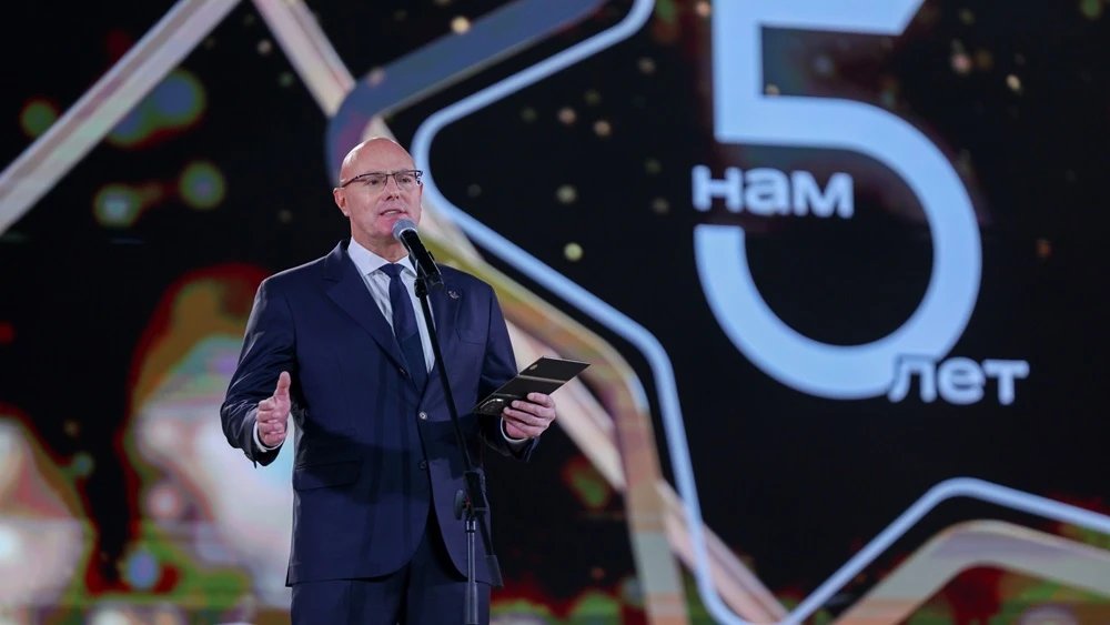 gowithRussia's tweet photo. 🇷🇺 Dmitry Chernyshenko on what the homeland begins with

The Deputy Prime Minister has joined the "What Does the Homeland Begin With" project at the National Centre RUSSIA.

💬 "Above all, the homeland is people: teachers, doctors, engineers, agronomists, workers, scientists. It is shared values that unite us. In this unity lies our strength and the foundation of the country's prosperity," — Dmitry Chernyshenko, Deputy Prime Minister of the Russian Federation.

What does the homeland begin with for you? Share in comments⬇️

#gowithRussia #Russia #Culture