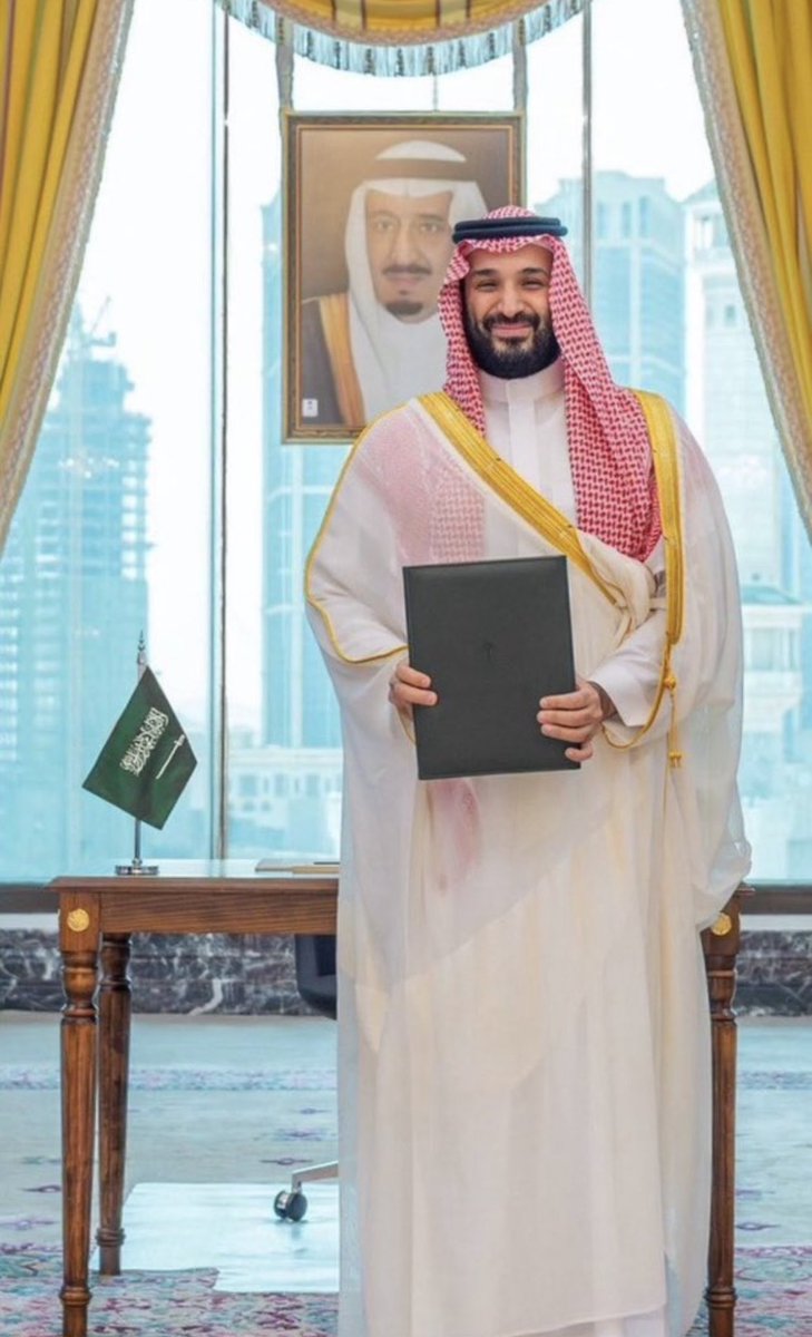 alharthi_3z's tweet photo. يا سيدي رأيك اللي زاح الأوهام 
اليوم لك في الفضا صوله وجوله 

سيفك مجرّد وعزمك عزم ضرغام 
ورأيك مسدّد ونظراتك شموله 

#محمد_بن_سلمان‌ https://t.co/gGZNKWSdOb
