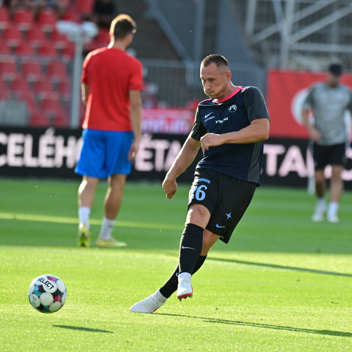 FCSlovanLiberec's tweet photo. Dnes poprvé v libereckém dresu nastoupí i velezkušený Jan Bořil. #ZBRLIB https://t.co/UNzjfBPQ3e