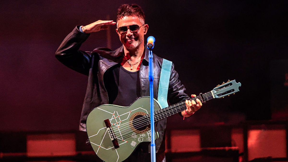 RadioPudahuel's tweet photo. Nació en Miami: Alejandro Sanz y Eden Muñoz estrenan la esperada colaboración «Yo era poesía»
https://t.co/unT9iqEnc4 https://t.co/qg2bg8kdQl