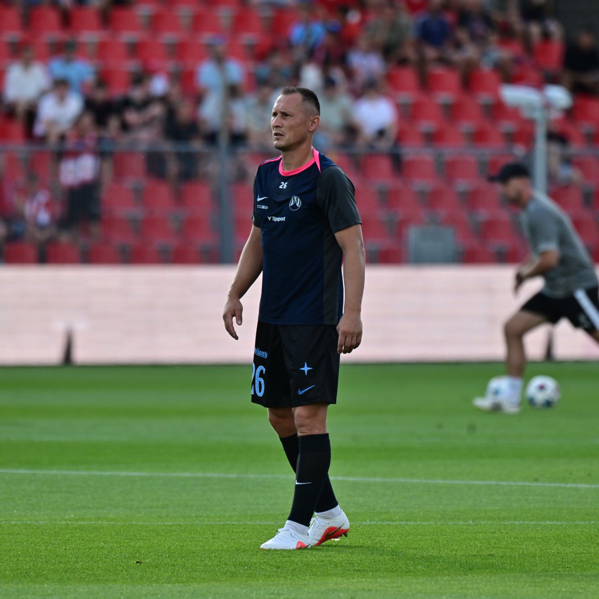 FCSlovanLiberec's tweet photo. Dnes poprvé v libereckém dresu nastoupí i velezkušený Jan Bořil. #ZBRLIB https://t.co/UNzjfBPQ3e