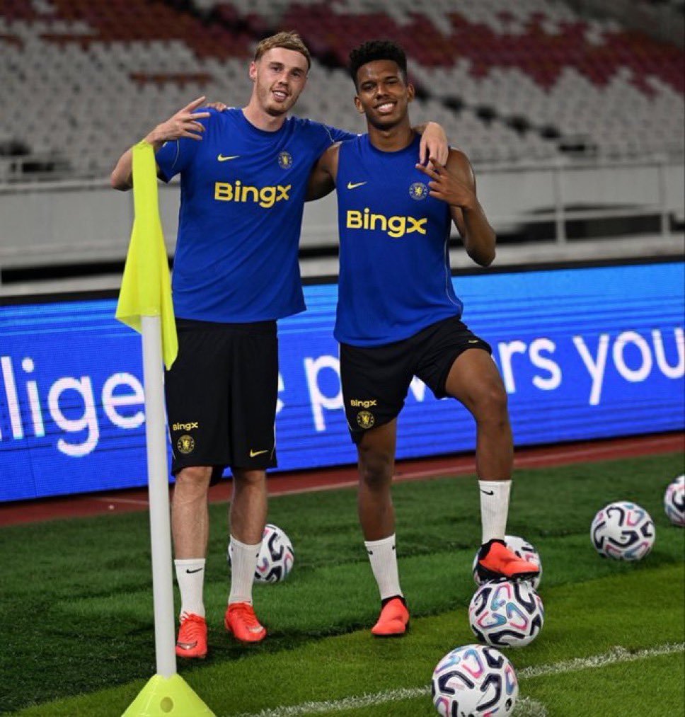 bluesxtra_X's tweet photo. 🔵📸 Cole Palmer and Estevao https://t.co/6iPwsE0waz
