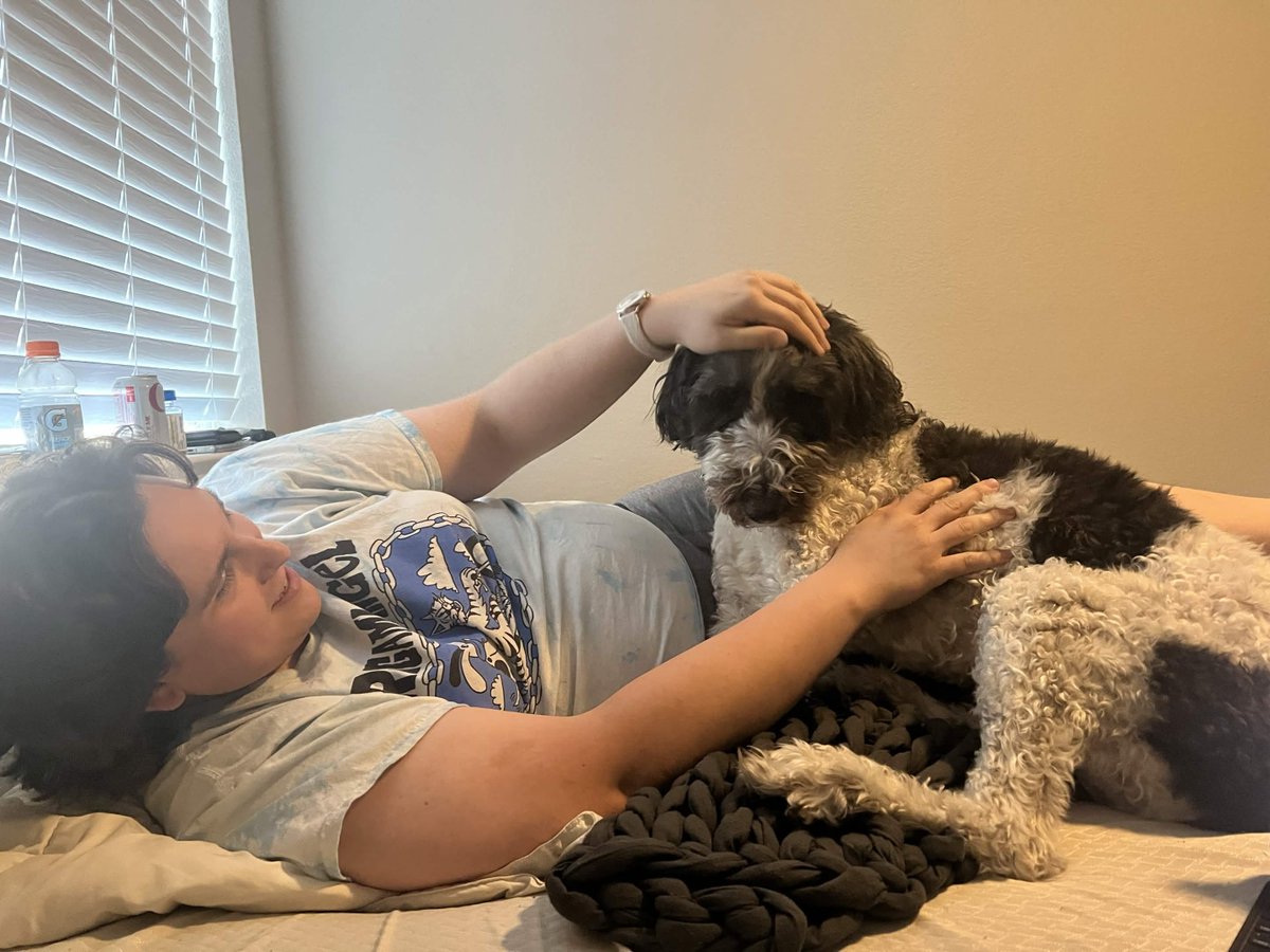 limonoroe's tweet photo. Dis dog fuckin love me what the heck https://t.co/E9YJqhLoDN