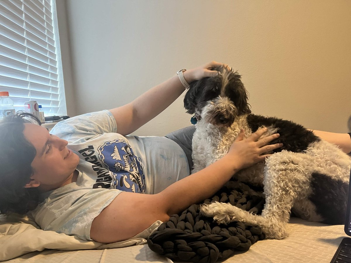 limonoroe's tweet photo. Dis dog fuckin love me what the heck https://t.co/E9YJqhLoDN