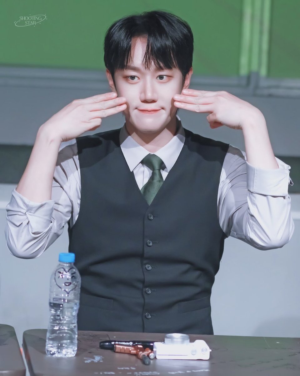 ststarcharl's tweet photo. ˚₊⋅── 세계 고양이의 날 /ᐠ - ˕ -マ ──⋅ ˚₊

울집 냥이 #김찰리 를 소개합니다🐈‍⬛🐾 https://t.co/GJ4ebqXsxm