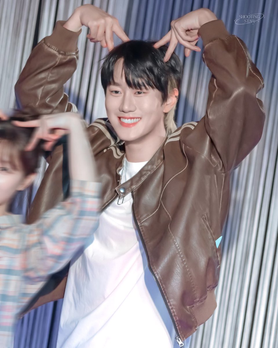 ststarcharl's tweet photo. ˚₊⋅── 세계 고양이의 날 /ᐠ - ˕ -マ ──⋅ ˚₊

울집 냥이 #김찰리 를 소개합니다🐈‍⬛🐾 https://t.co/GJ4ebqXsxm