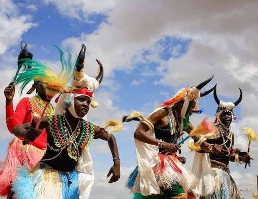 SudaneseCulture's tweet photo. Four Different States Tribal Traditional Dancers - Sudan.

#SudaneseCulture 
#ثقافة_سودانية https://t.co/hQ2UJmIgJA